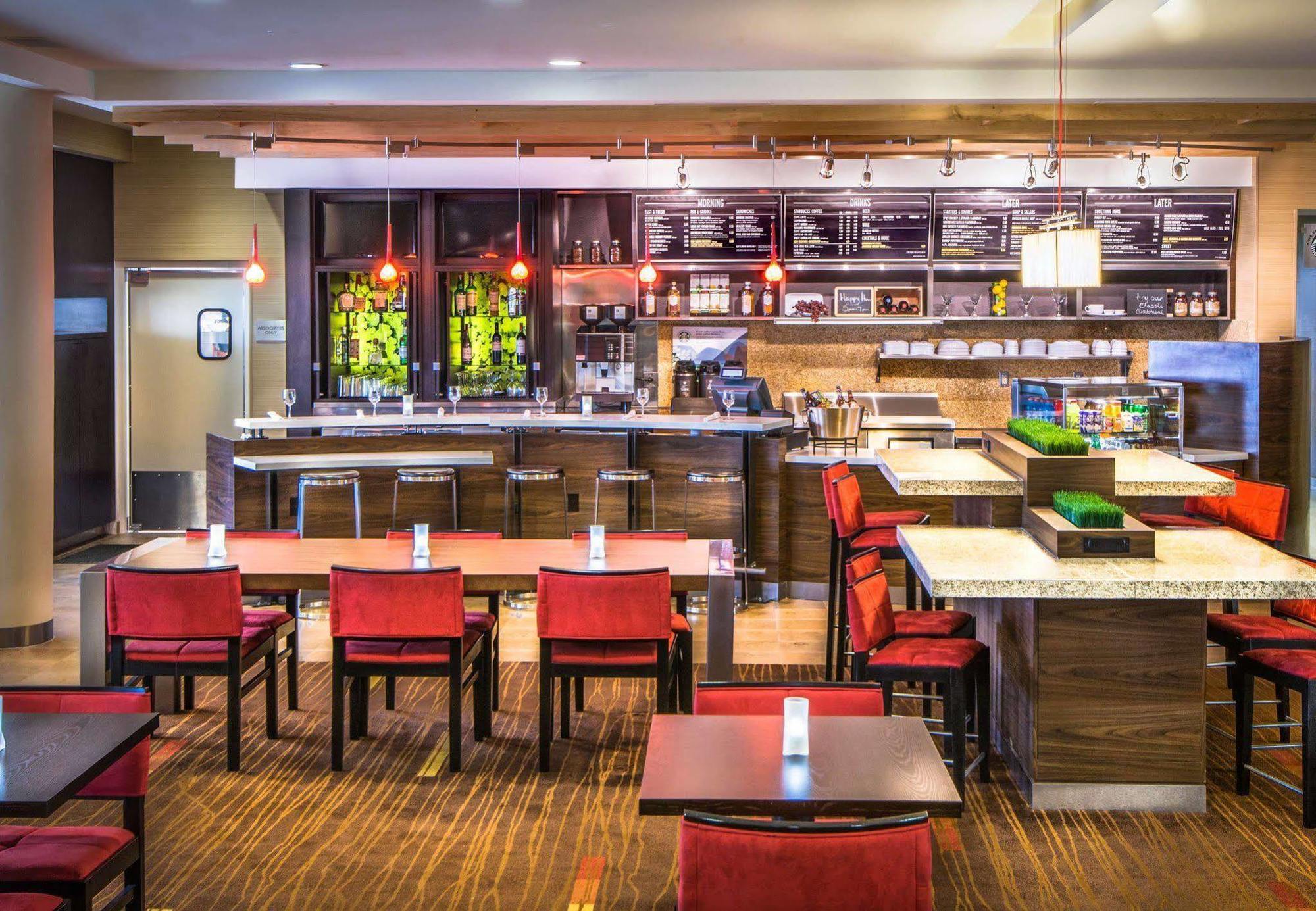 Courtyard By Marriott Charleston Downtown/Civic Center Hotel Ngoại thất bức ảnh